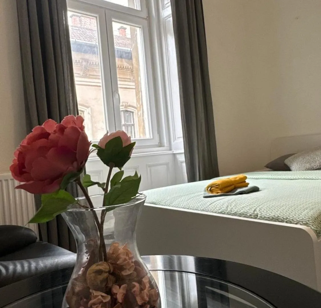 Danube Riverside Residence Budapest 0*,